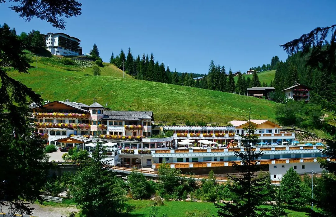 Hotel Schwarzenbach-1